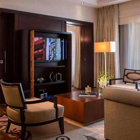 Renaissance Cairo Mirage City Hotel Екстериор снимка A suite at the Taj Mahal Palace, Mumbai