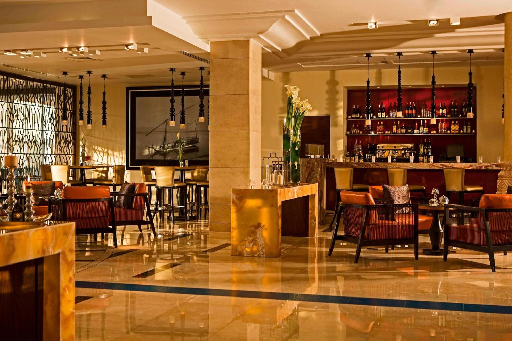 Renaissance Cairo Mirage City Hotel Екстериор снимка The bar at the Four Seasons Hotel, Istanbul