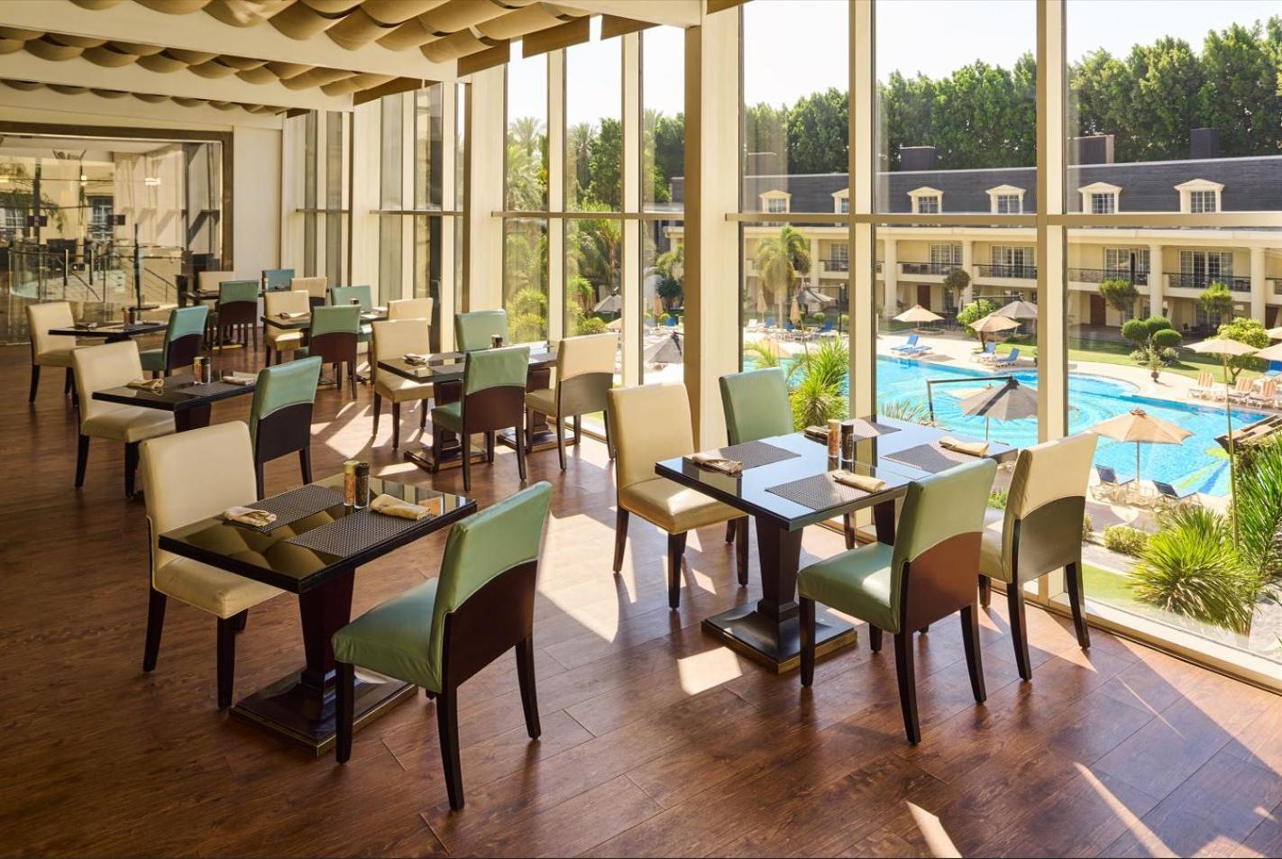 Renaissance Cairo Mirage City Hotel Екстериор снимка The restaurant