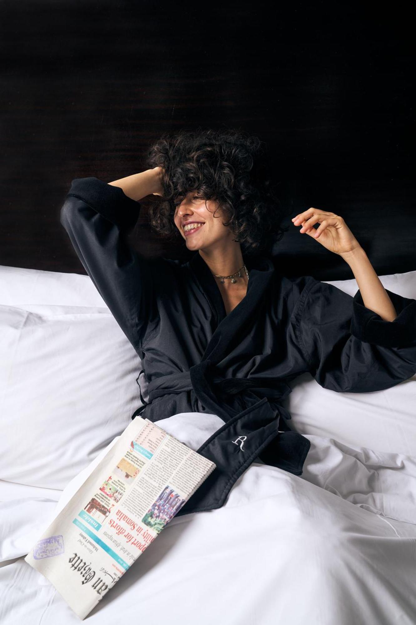 Renaissance Cairo Mirage City Hotel Екстериор снимка A woman wearing a bathrobe