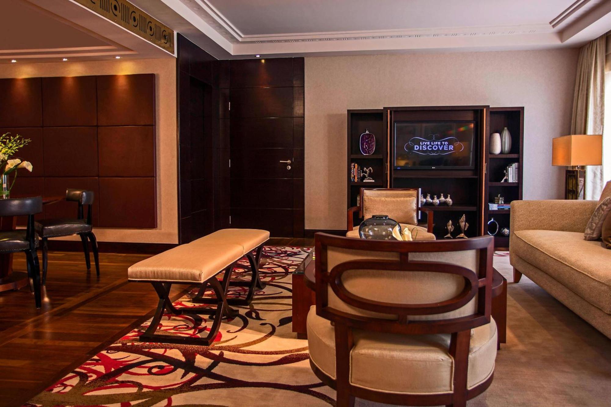 Renaissance Cairo Mirage City Hotel Екстериор снимка