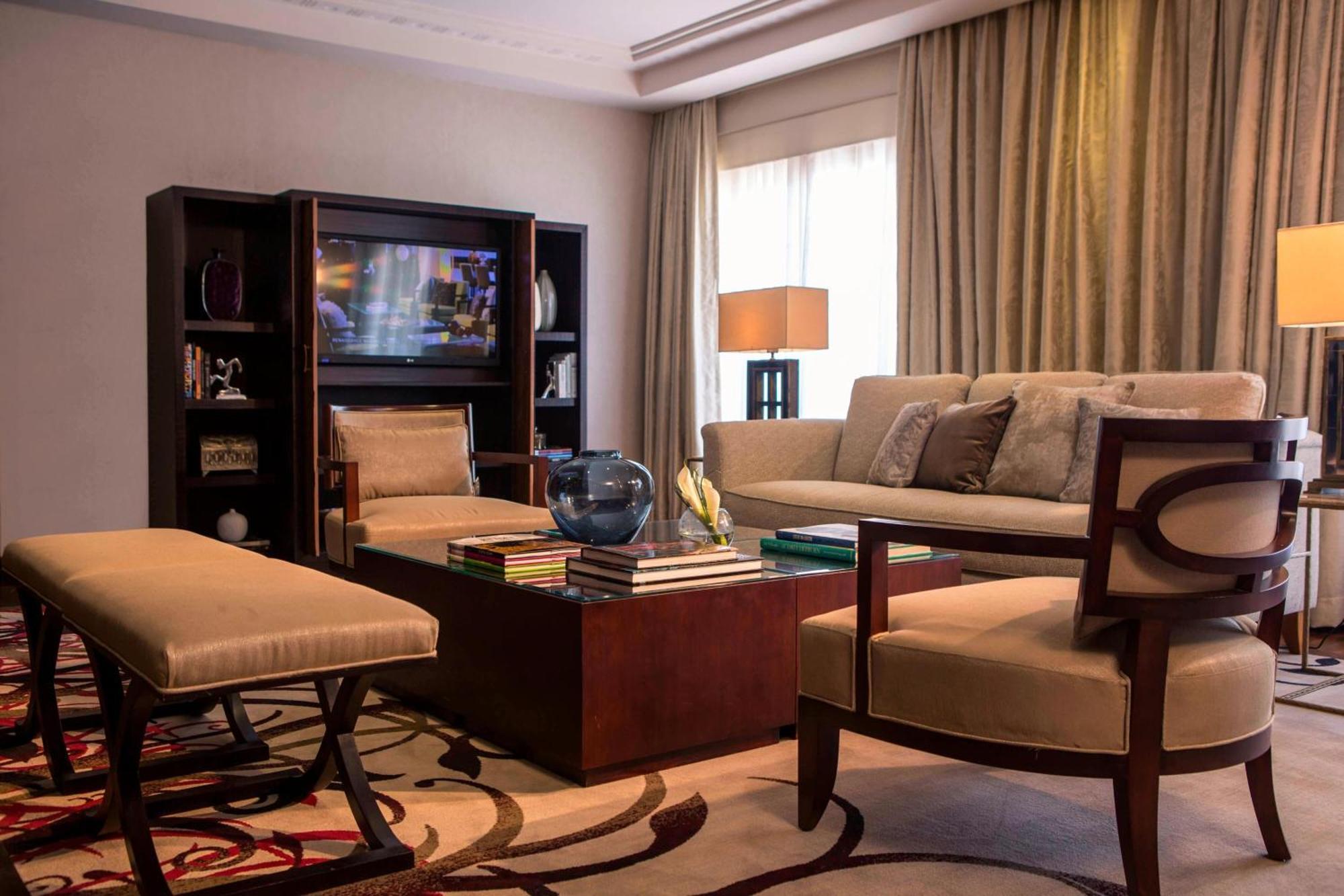Renaissance Cairo Mirage City Hotel Екстериор снимка Living room